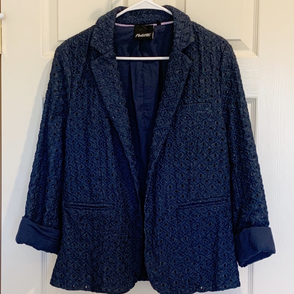 ❤️Navy eyelet blazer.  Worn once.❤️